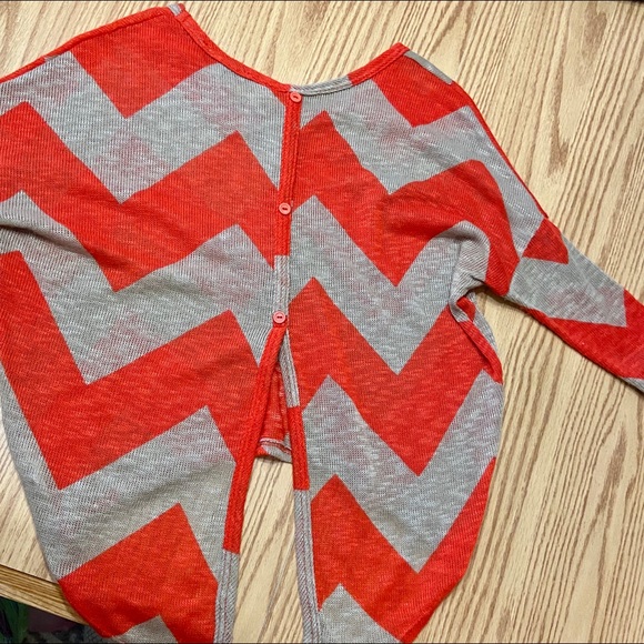 Chevron Shirt 💕 - Picture 2 of 3
